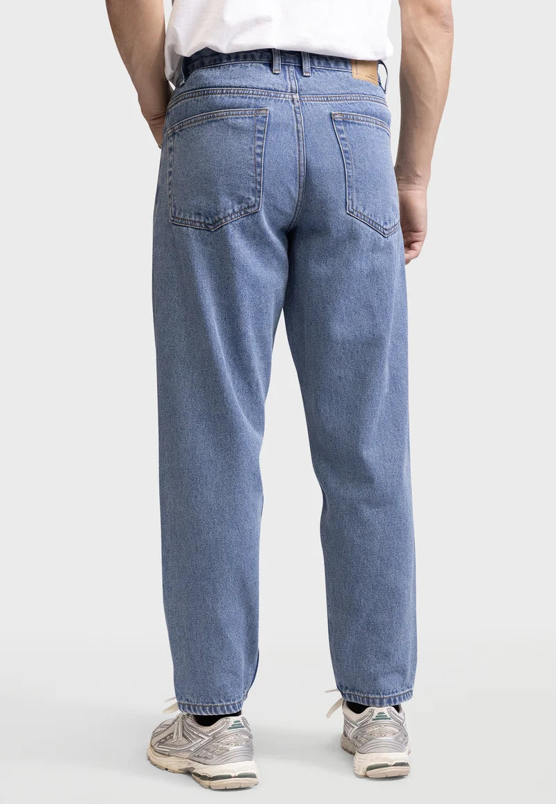 Modische Herrenjeans